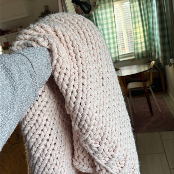 Chunky Knit Blanket Pastel Pink 47x69 inches - Picture 8 of 8